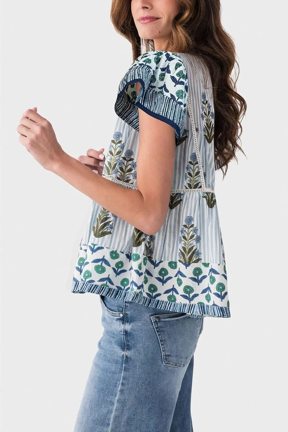Ruffle Sleeve Tops for Women Boho Floral Peplum Shirts Flutter Sleeve Babydoll Flowy Shirt Blouse Going Out Tops